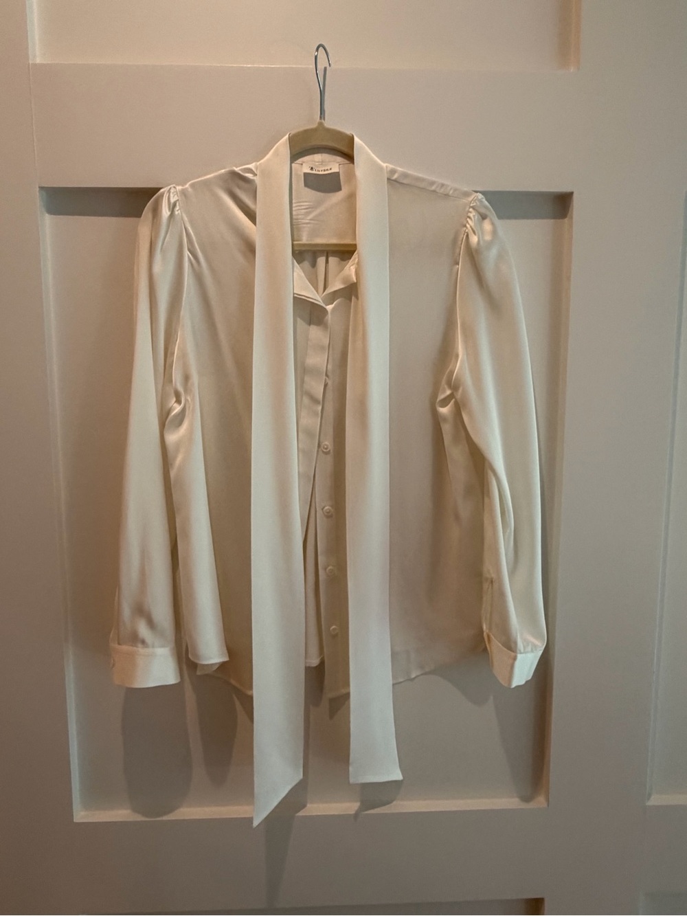 LilySilk white Satin Tie-Neck Blouse- size small